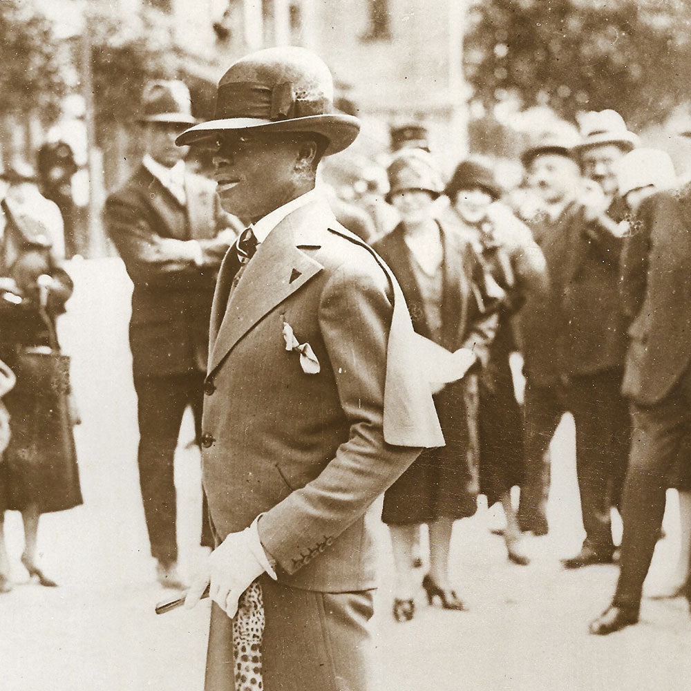 Le costume Charleston fait fureur à Paris (1927)